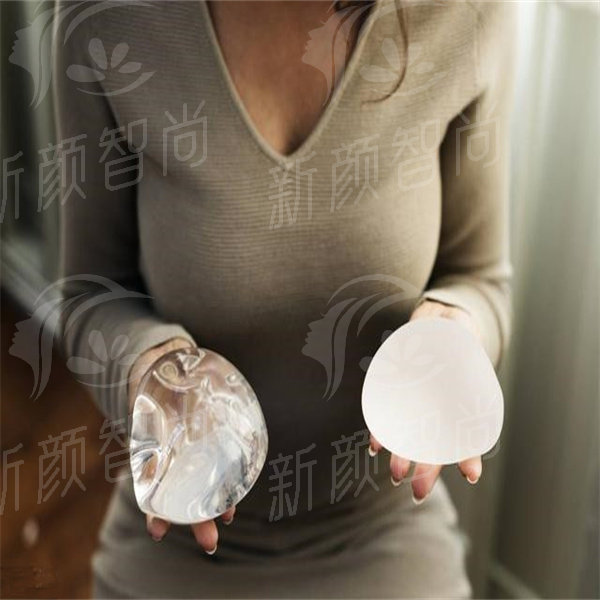 重庆华美陈德法医生假体隆胸.jpg