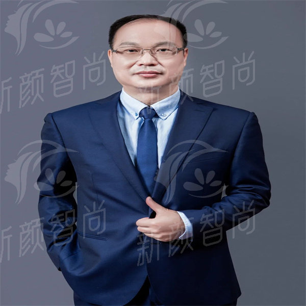 沈政伟医生.jpg