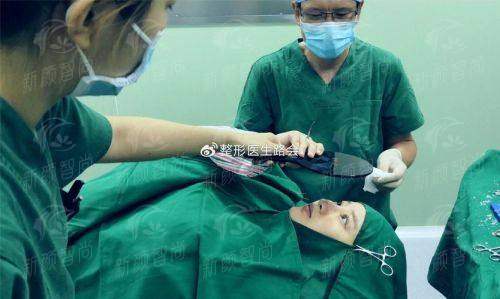成都西区鼻修复医生推荐：邓东伟和段焘技术特色全解析，预约方式速看！ -上新颜智尚小程序查询/咨询快捷预约