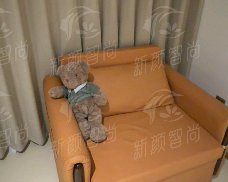 想找重庆肖林做轮廓别再傻傻排队！新颜智尚小程序一键查询，异地预约实操流程+价格参考大公开