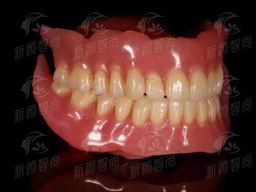 二、<strong style="color: red;">上海申江医院口腔科</strong>医生团队：二十余年经验骨干医生坐镇，技术实力硬核